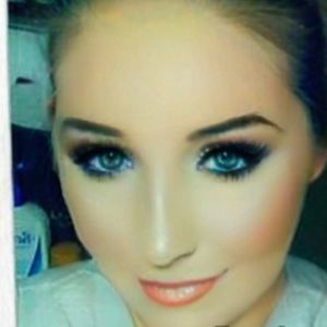 Meet your Posher, Tabitha